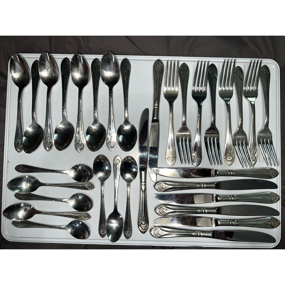 Vintage 32 Piece WNK Worthy Noble And Kent Flatware Set 18/10 Silver Plate Fan